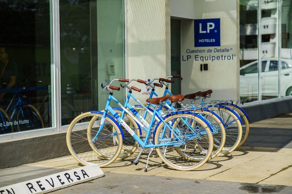 ホテル Lp Equipetrol サンタ・クルス・デ・ラ・シエラ エクステリア 写真